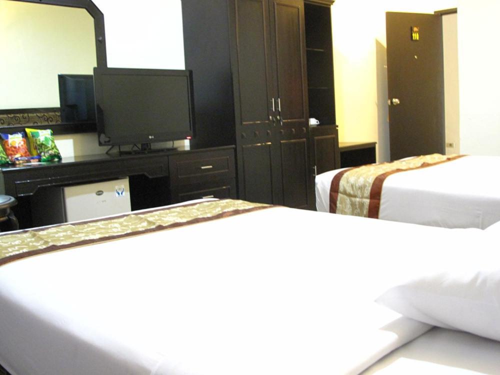 Gaja Hotel Pekanbaru Habitación foto