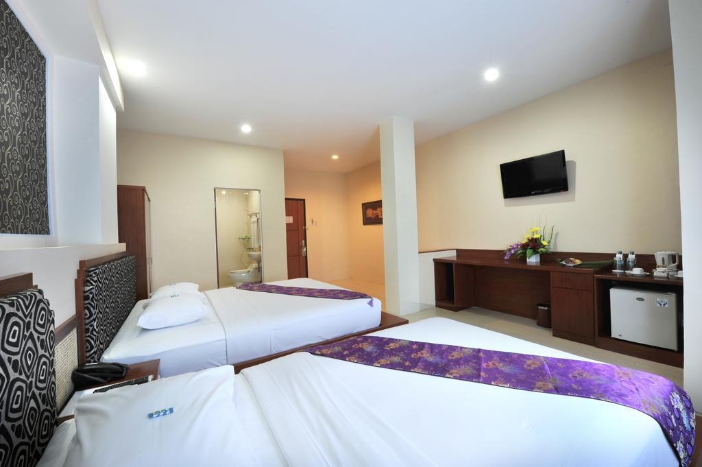 Gaja Hotel Pekanbaru Exterior foto